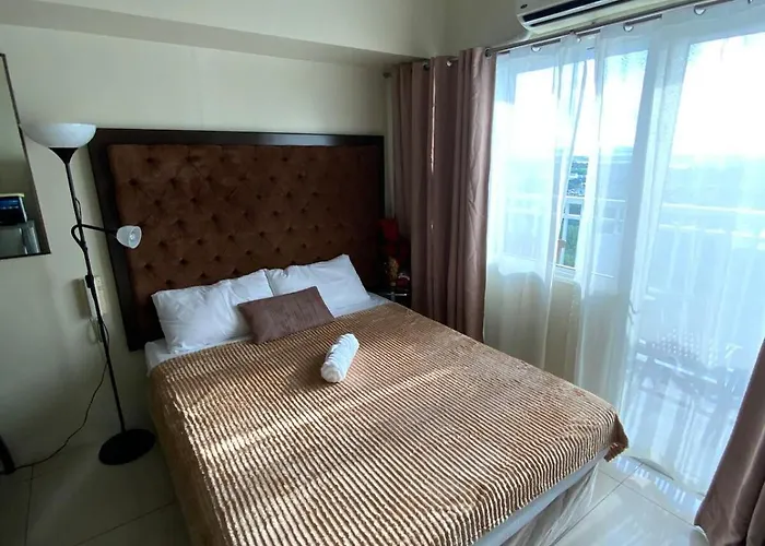 Breeze Staycation By Charmed Aparthotel Manila